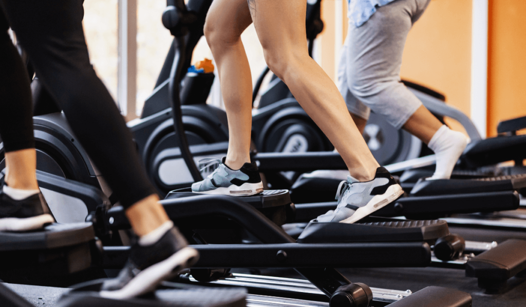 People avoiding knee pain on elliptical by working out properly