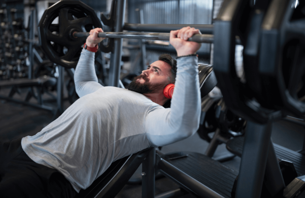 A man working out wondering how long does it take to notice weight loss