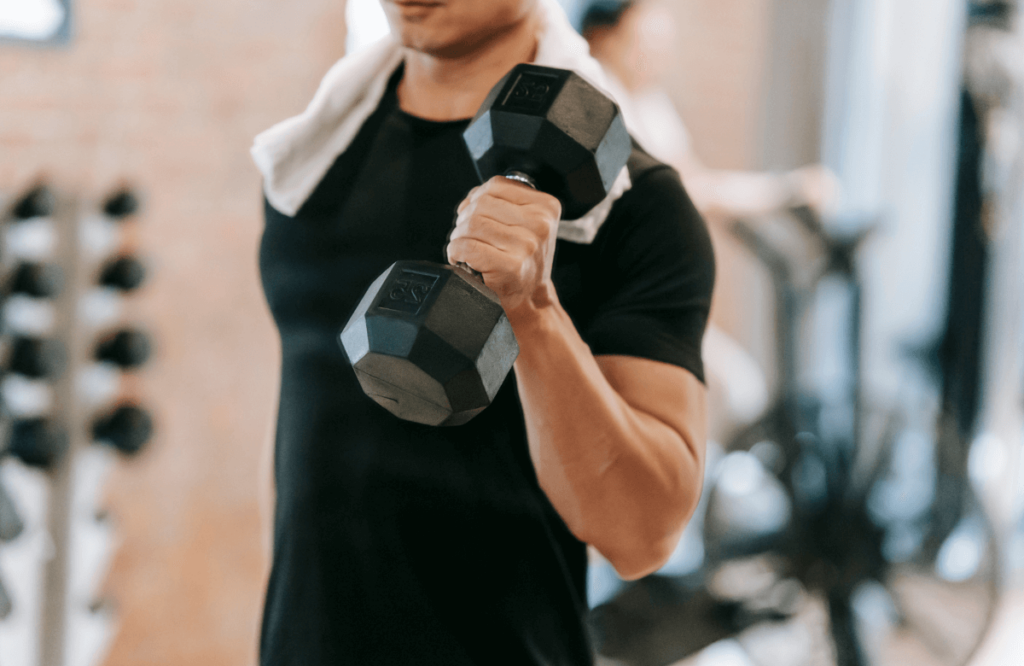 A man working out during his lean bulk program