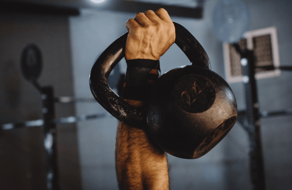 How To Master One Arm Kettlebell Swing? BoxLife Magazine