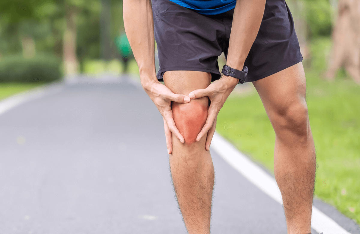 Man suffers inner knee pain after squatting