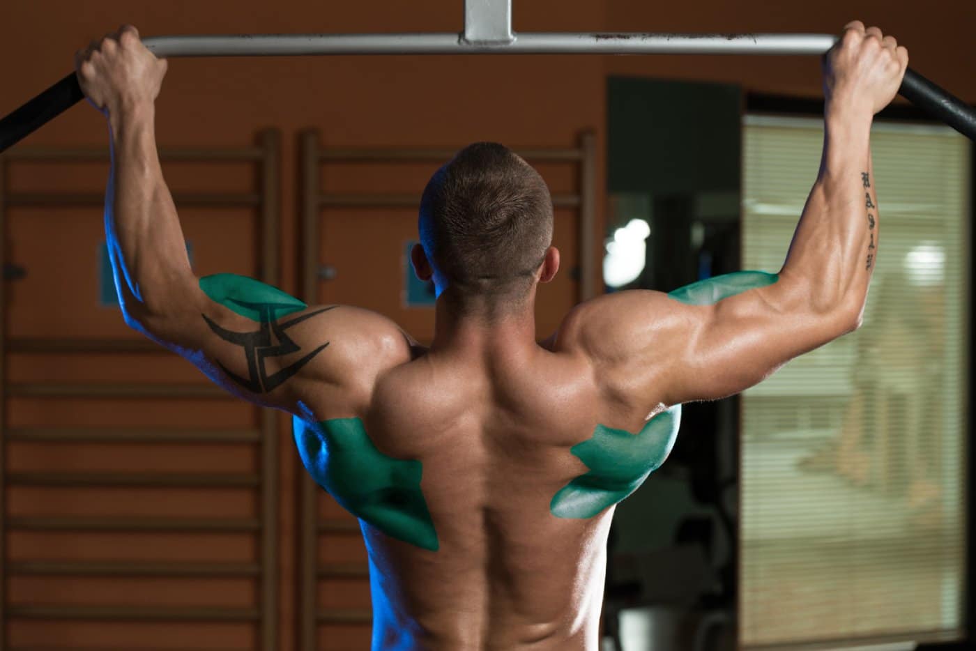 Should You Do Front Squats or Back Squats? Here's How to Choose the Best  Lift for You