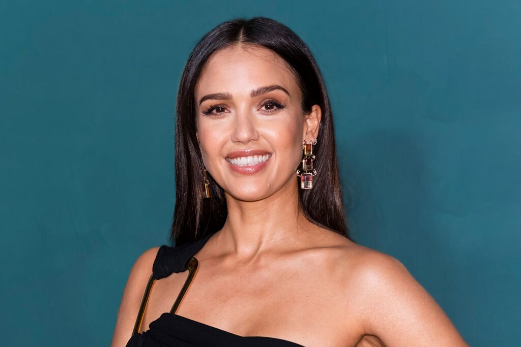 Jessica Alba Trains at 5 AM With Her NFL Cheerleader Coach of 20+ Years