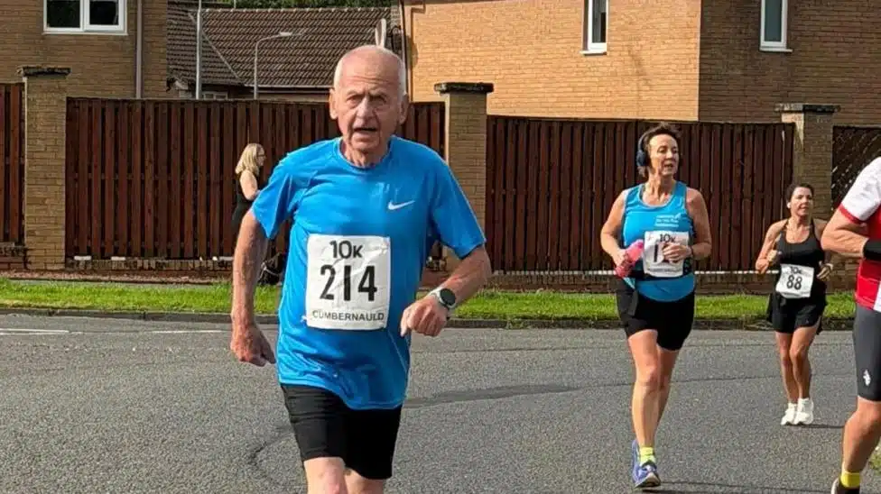 90-Year-Old Paratrooper Runs World Best 10K Using Only Daily Walks as Training